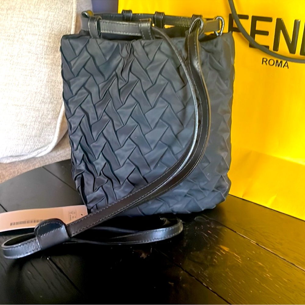 ❤️FENDI- black nylon canvas Intrecciato sling bag - Picture 1 of 7